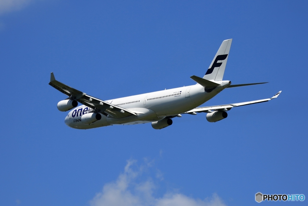 FINNAIR A340-313 出発　