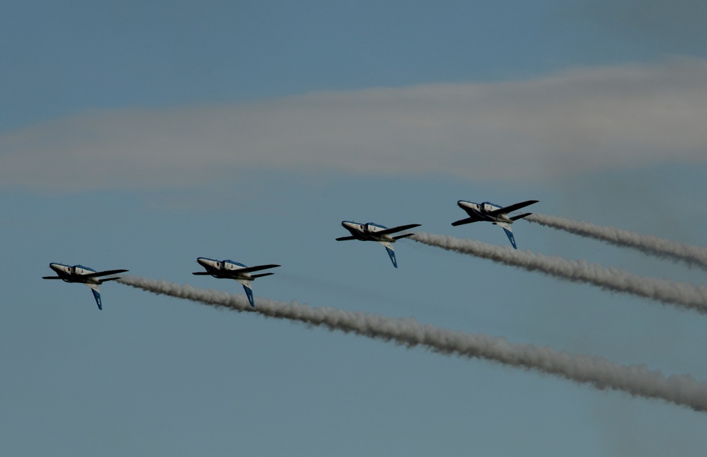 入間航空祭（87）T-4 フォー・シップ・インバート?　　