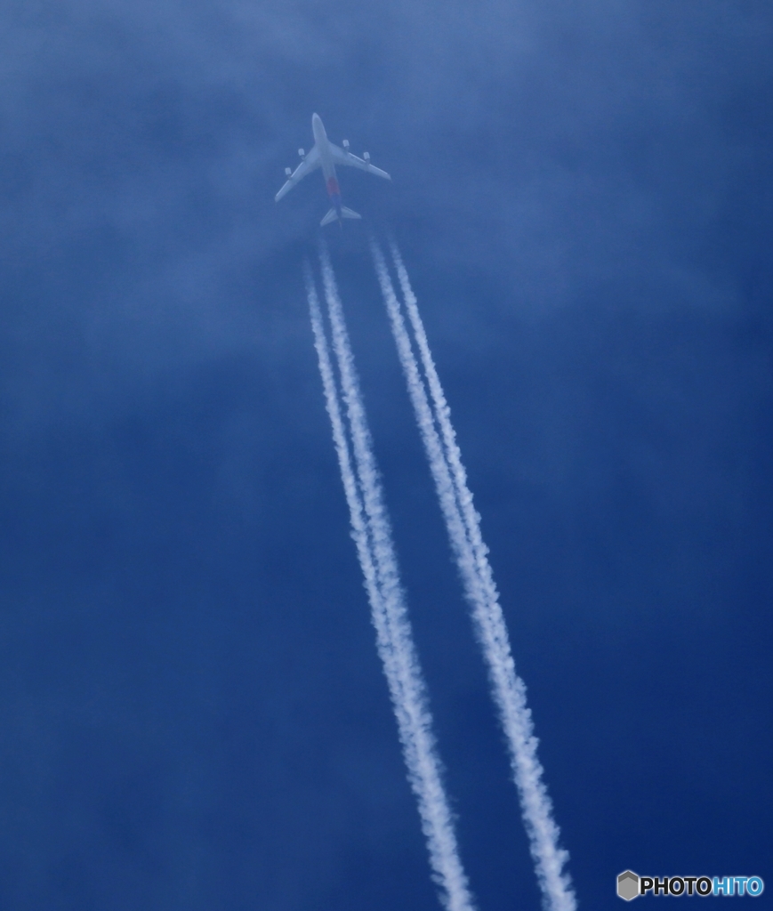 飛行機雲☮ASIANA ７４７ジャンボ機
