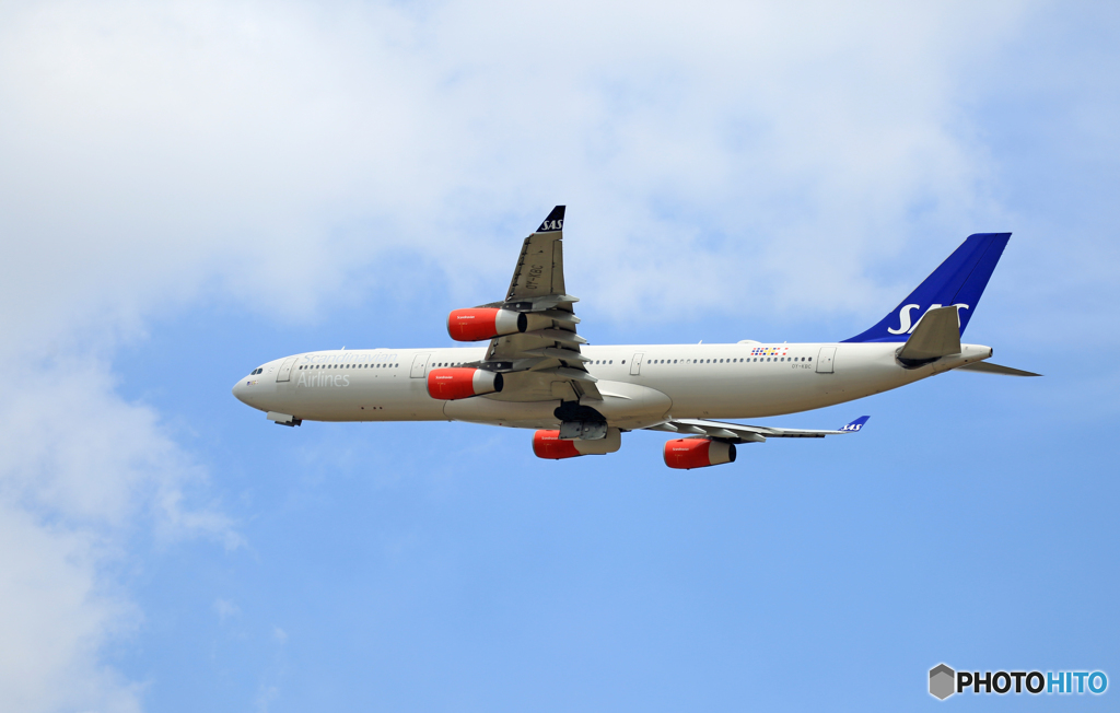 「良い空～」 SAS A340-313 OY-KBC離陸