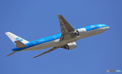 KLM 777-206ER PH-BQE 出発 