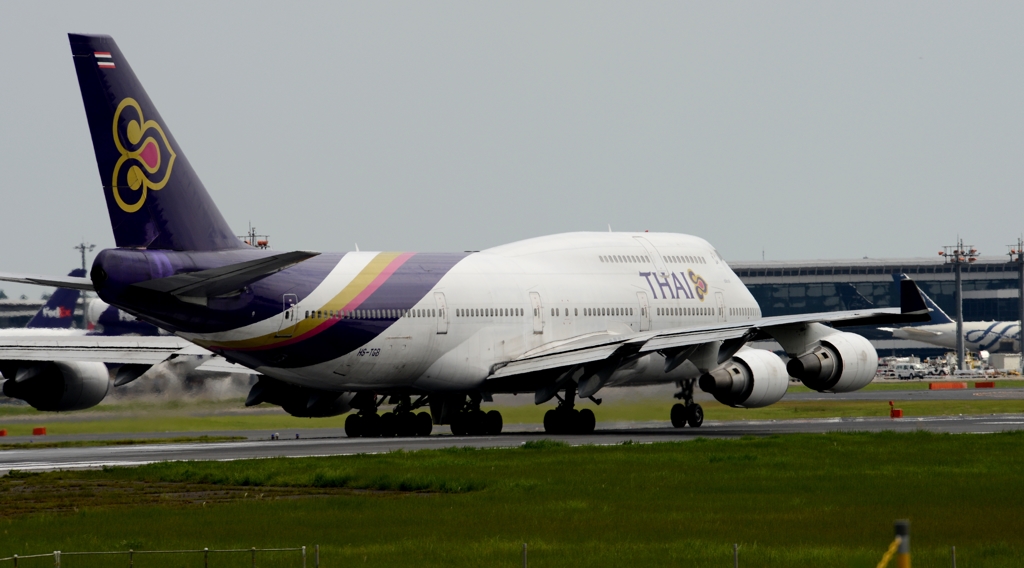 出発（186）THAI 747-400 