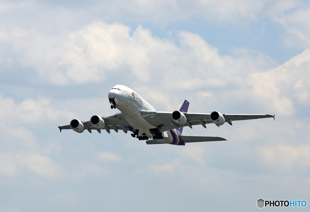 「青が好き」  Thai A380-841 HS-TUA 離陸