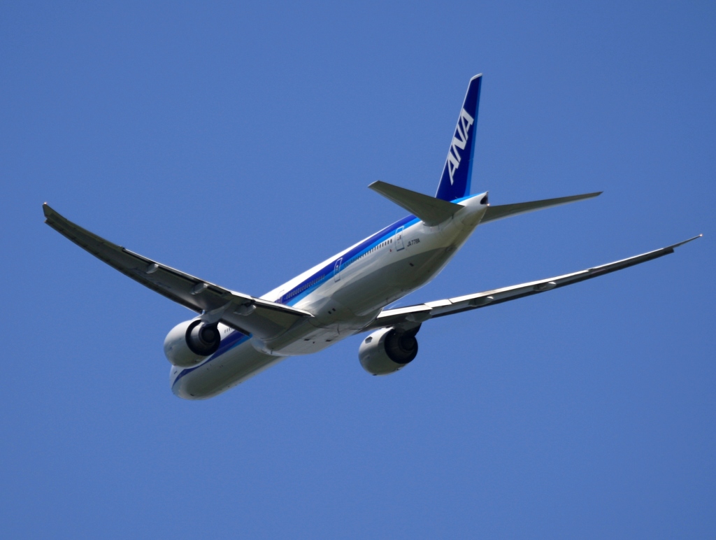 ANA 777-381 出発　