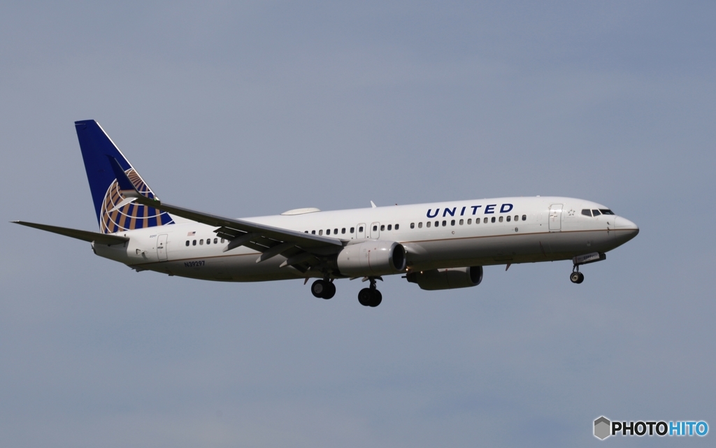 着陸　United 737-824