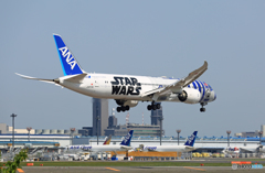 「青色」 ANA STAR WARS 787-9 JA873A到着