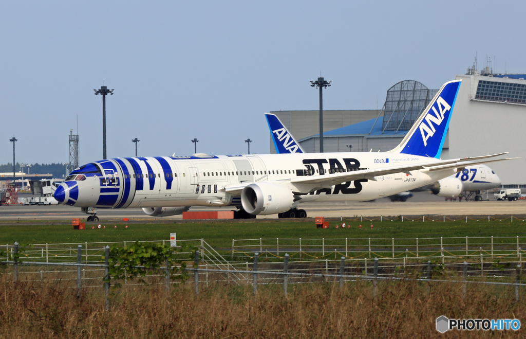 出発「R2-D2」 787-9 STAR WARS