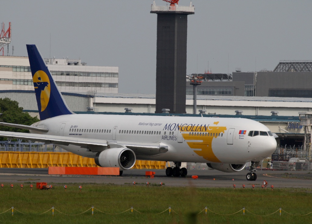 出発　MONGOLIAN 767-3WO