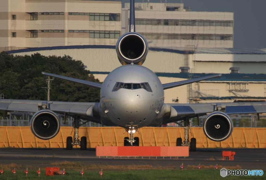 出発　FedEx MD-11 