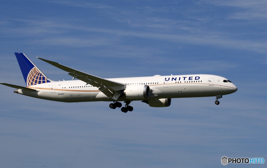 UNITED 787-9 到着　