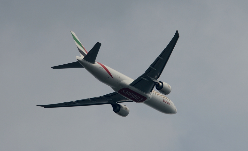 離陸（154）Emirates 777 