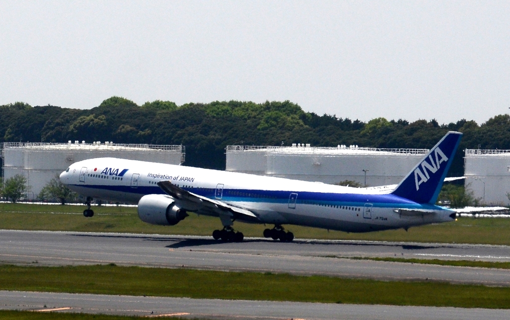飛び立ち（120）ANA 777-300ER