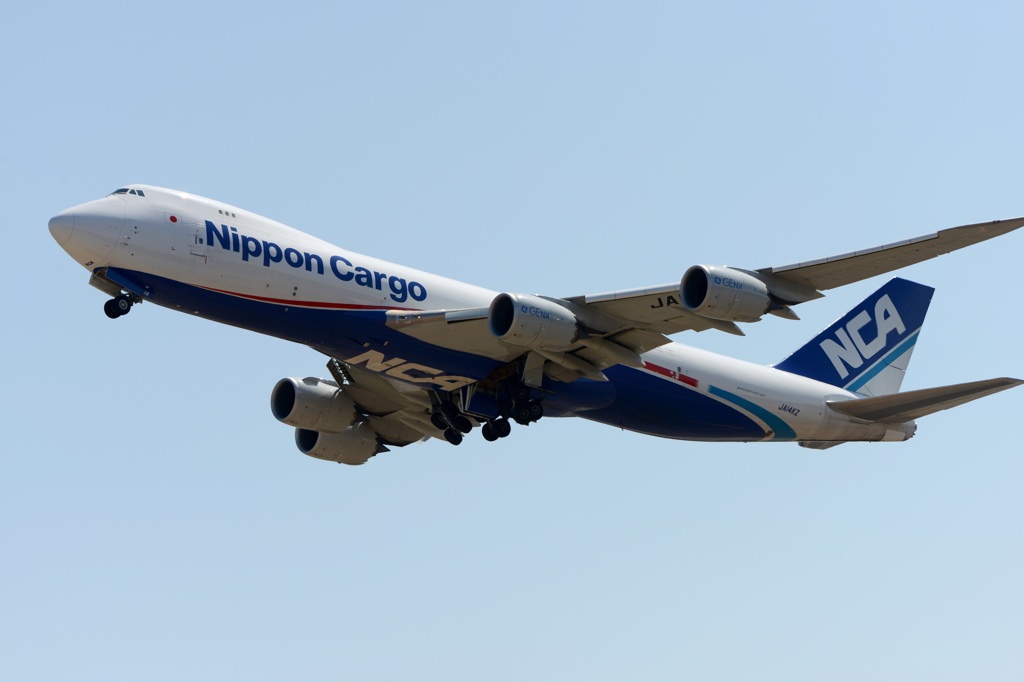 NCA 747-8KZF 離陸