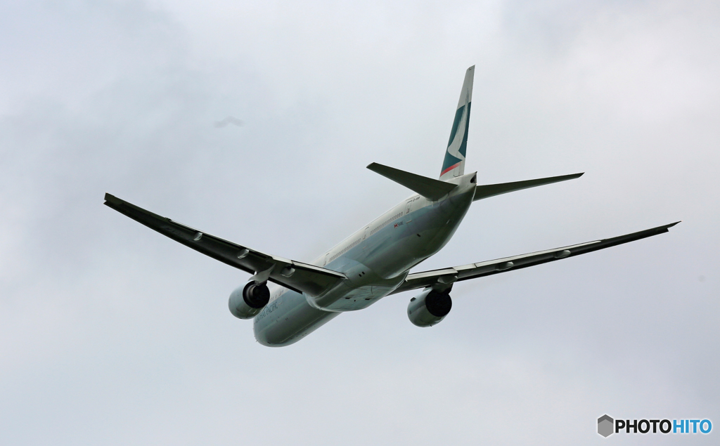 CATHAY 777-367 B-HNM