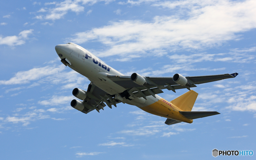 [青い空]　Polar 747-47UF N498MC