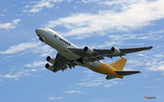 [青い空]　Polar 747-47UF N498MC