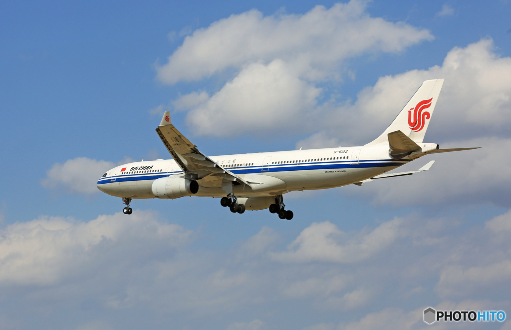 着陸  Air China A330-300 B-6102
