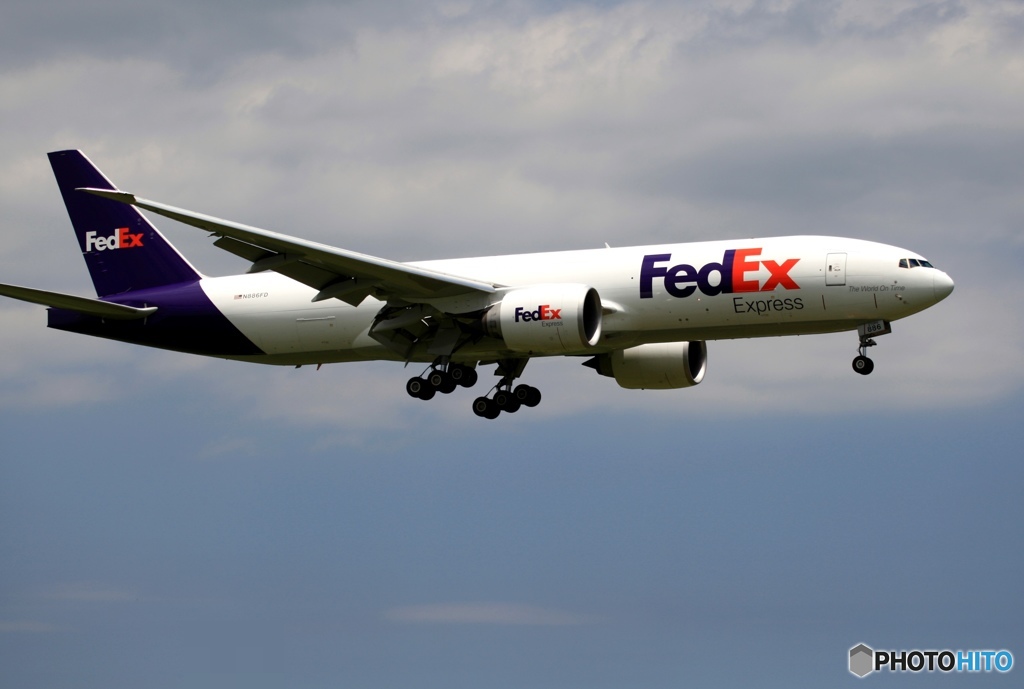 着陸　FedEx 777-FS2