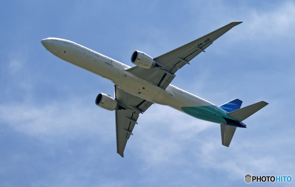 Garuda 777-3U3 PK-GIE 出発 