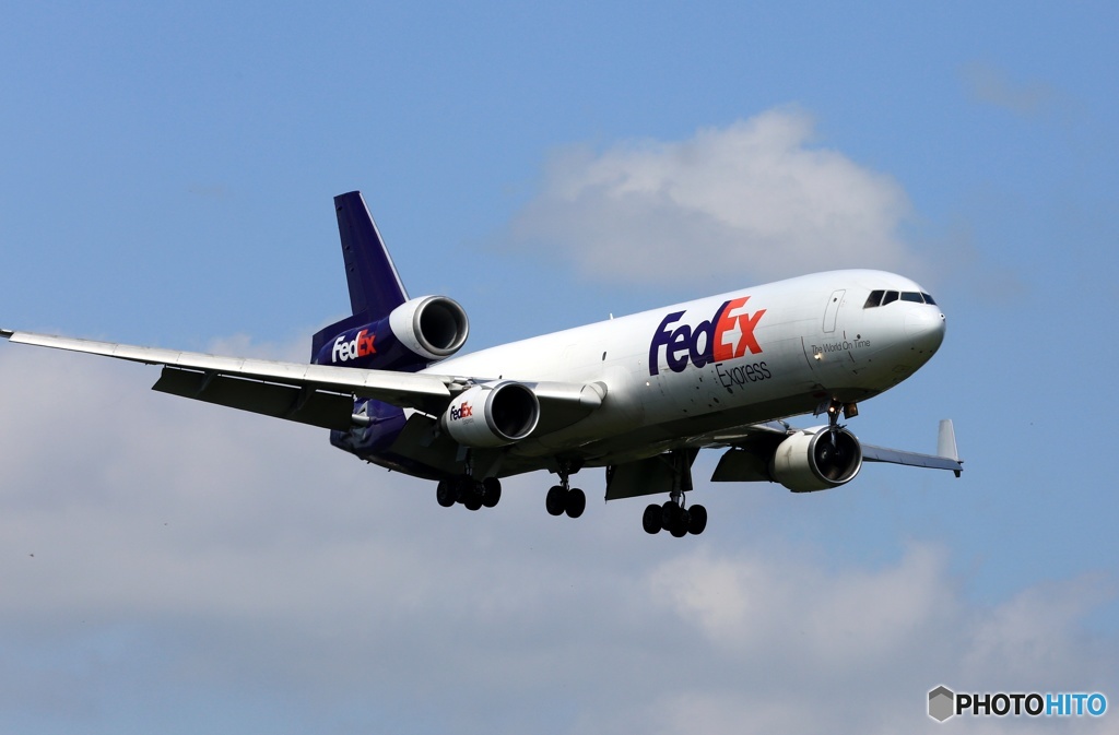 FedEx MD-11着陸 