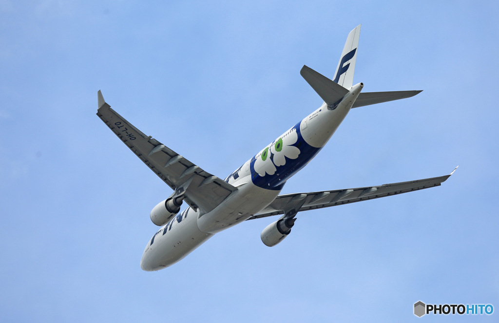 [青い空]　Finnair A330-300 OH-LTO飛び立ち