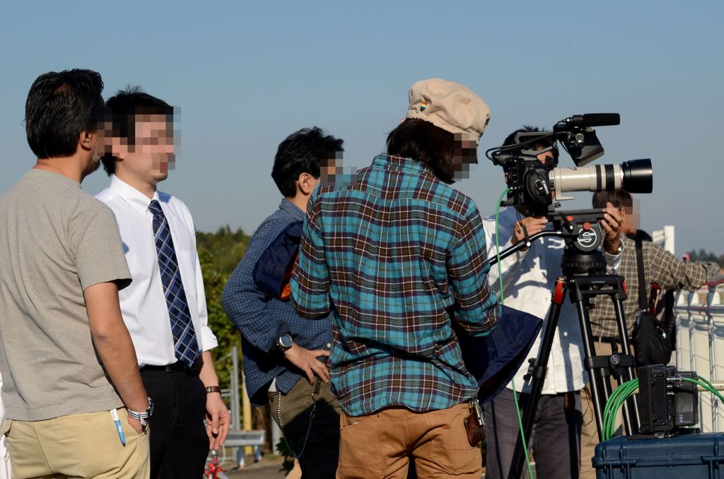 静止画　vs　動画クルーの人達！