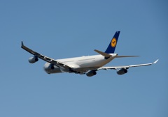 Lufthansa A340-313 離陸