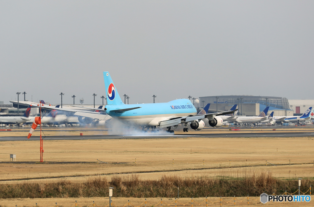 「良い天気」 KOREAN CARGO 747-8 HL7617Landing