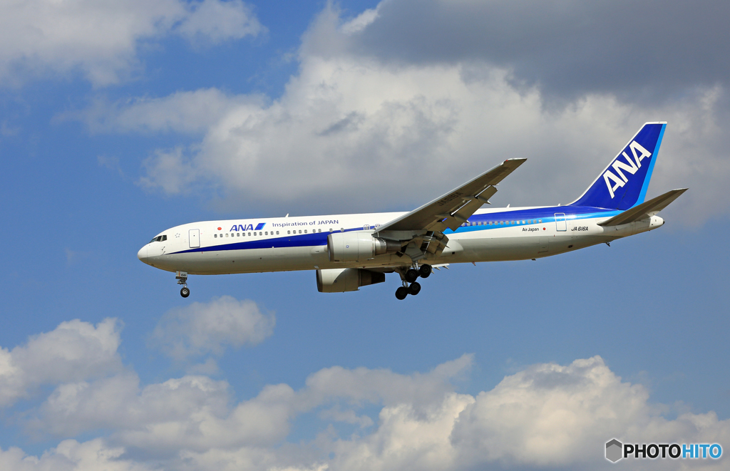 「青い空」が一番 ANA 767-381 JA616A到着