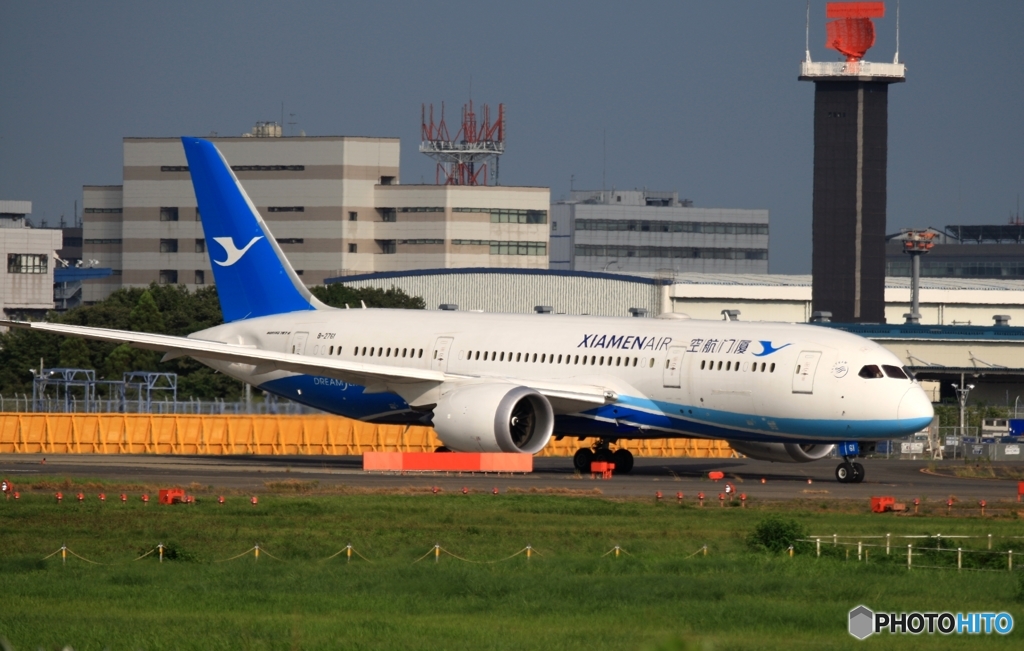 Xiamen Airlines Boeing 787-8 Dreamliner 