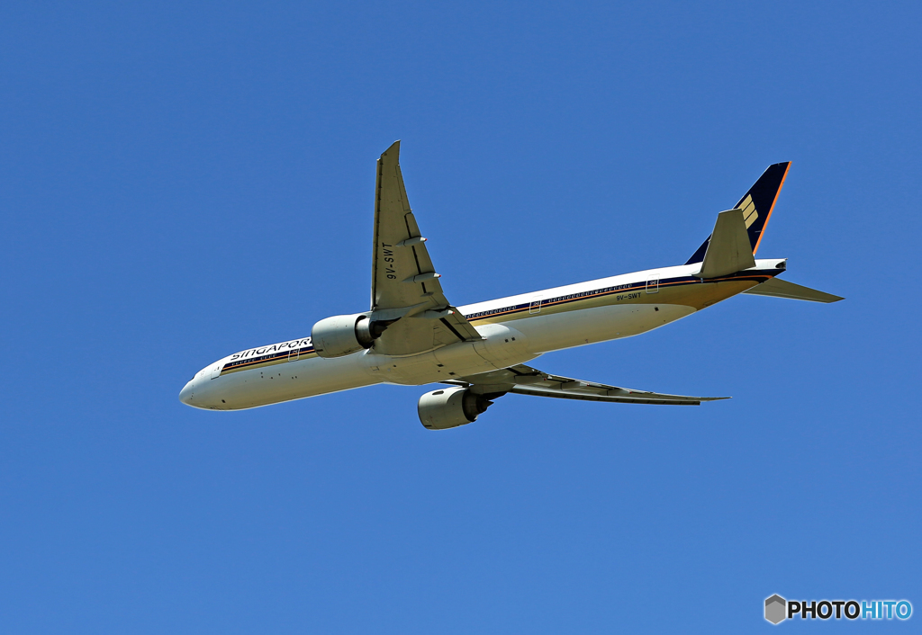 「晴れ」 Singapore 777-312 9V-SWT 出発