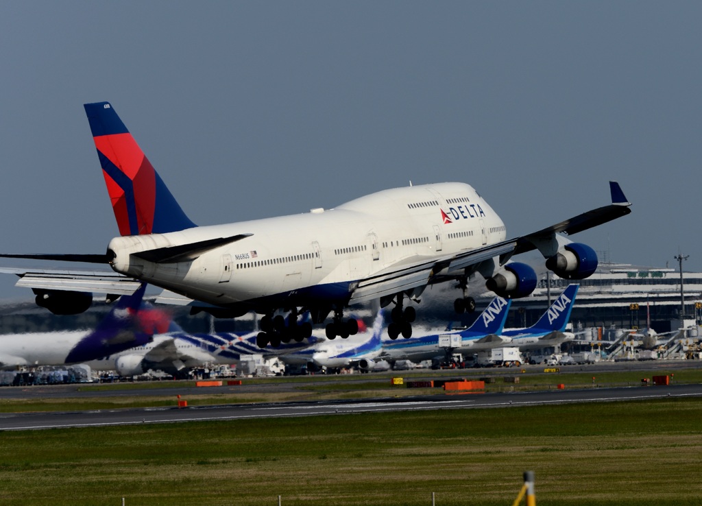 DELTA 747-400 着陸　