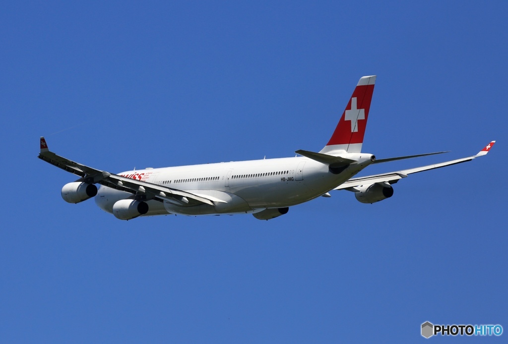 出発　SWISS A340-313 HB-JMG