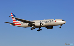 American 777-223 N765AN 到着 