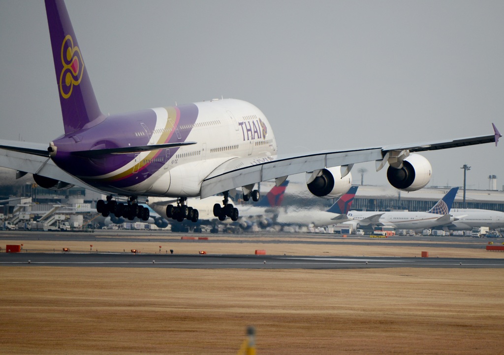THAI A380-841 着陸