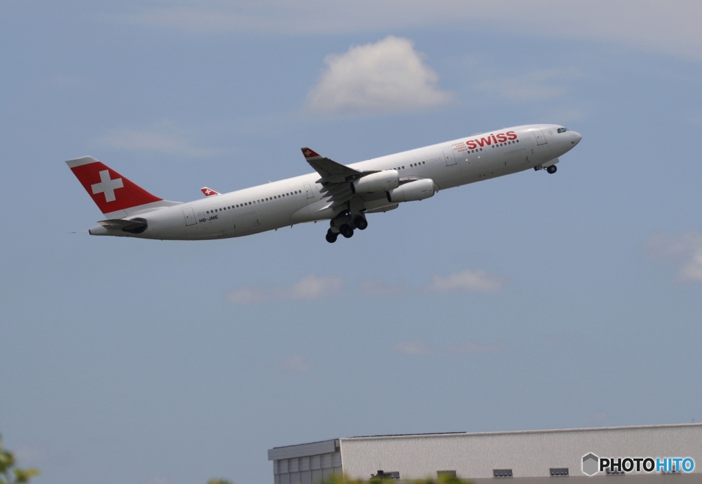 SWISS A340-313 出発　