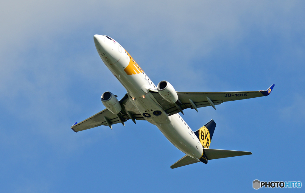 飛び立ち MONGOLIAN 737-8SH JU-1015