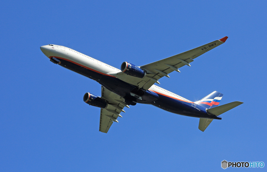「青い空」 AEROFLOT A330-343 VQ-BMV