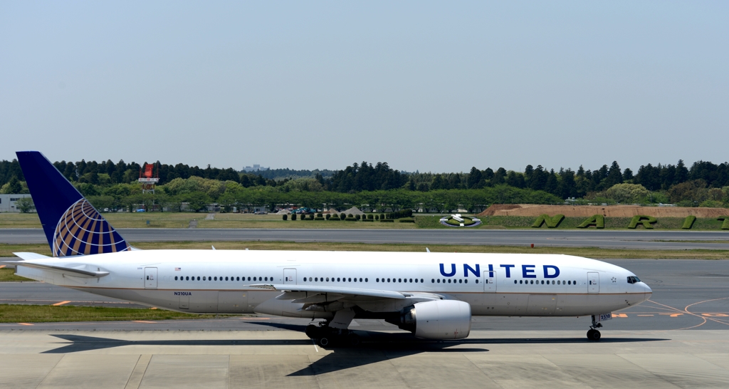 出発（125）UNAITED 777-200 　　