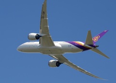 離陸（357）THAI 787-8