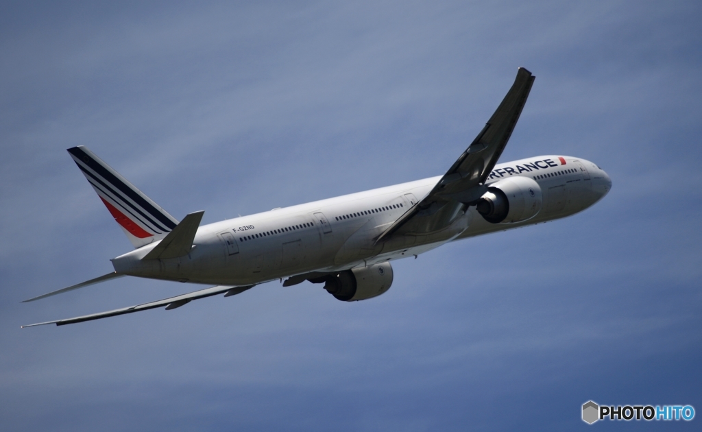 飛び立ち　Air France 777-328