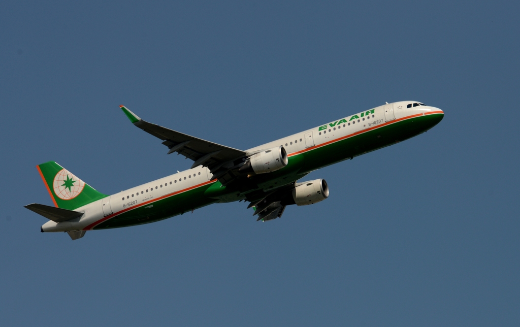 離陸（123）EVA A321 