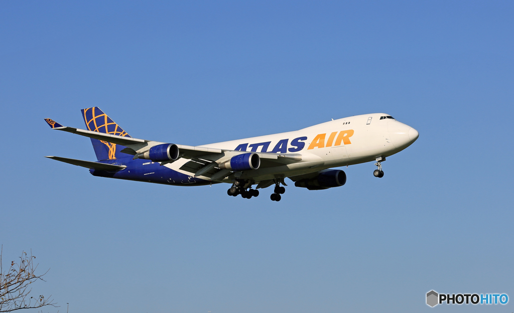 着陸 ATLAS 747-400F　N499MCジャンボ機