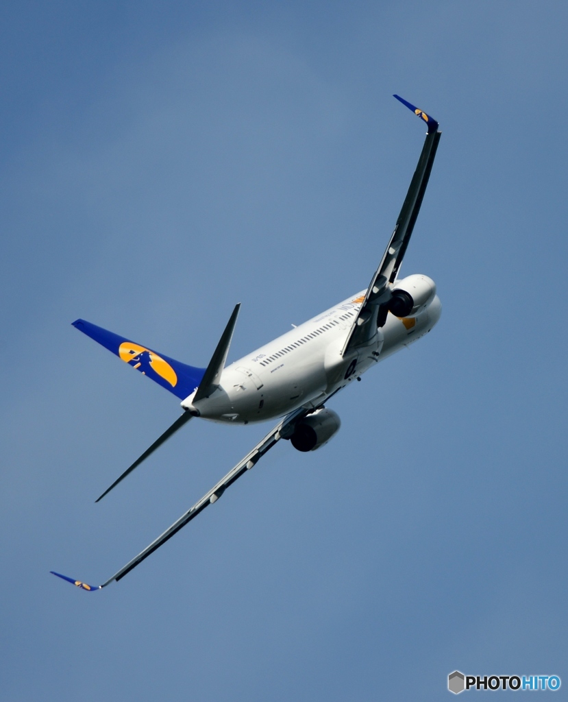 MONGOLIAN 737-800 飛び立ち　