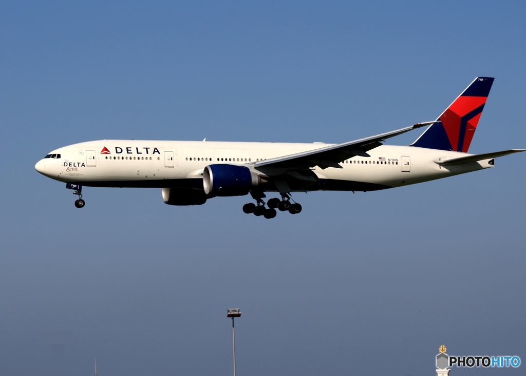 DELTA 777-232 到着　
