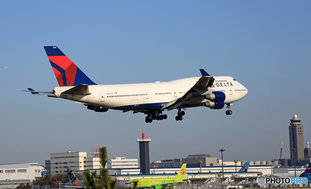 到着 Delta 747-400 N666US