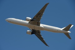 出発 JAL 777-300
