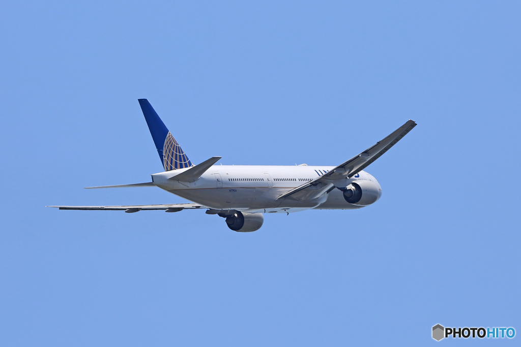 出発　United 777-222 N779UA