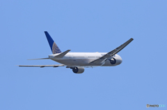 出発　United 777-222 N779UA