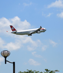 出発 SWISS A340-313 HB-JME